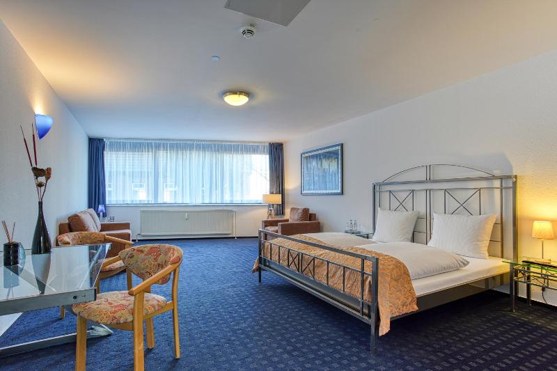 Family Room Double image 3