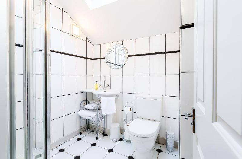 Luxury Apartments - 10 Royal Parade - image 4