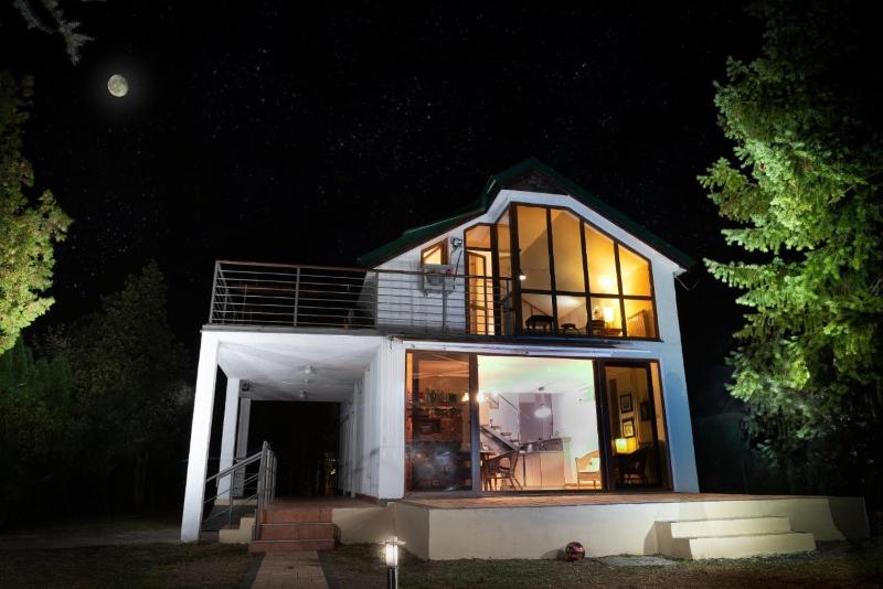 Three-Bedroom Villa image 2