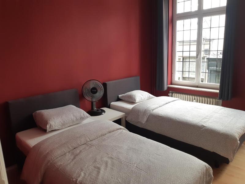One-Bedroom Apartment image 3