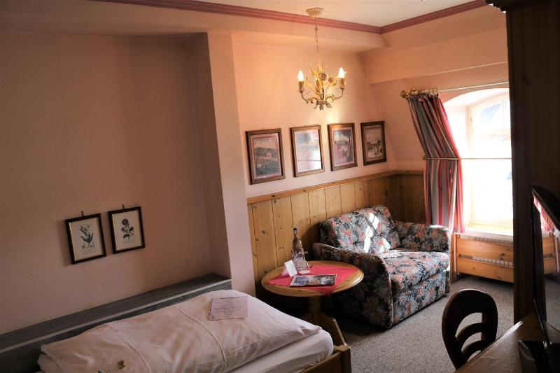 Standard Single Room with Shower image 4