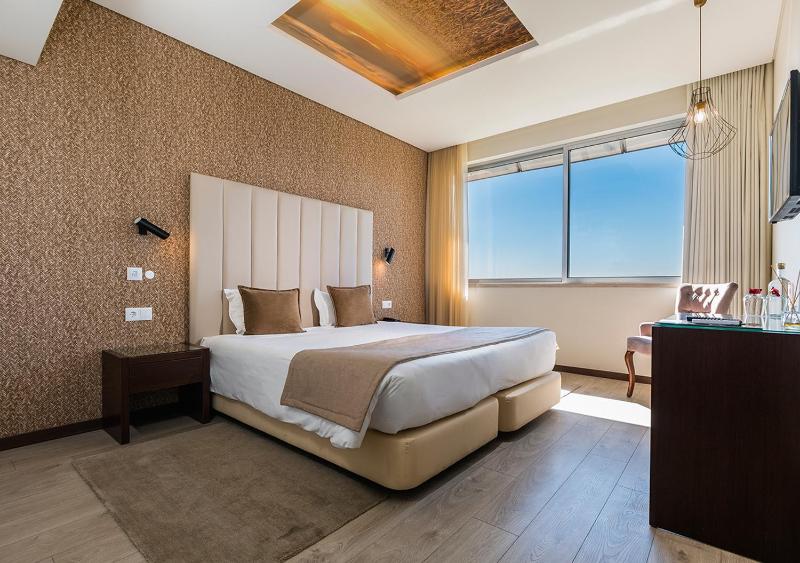 Standard Double or Twin Room image 4