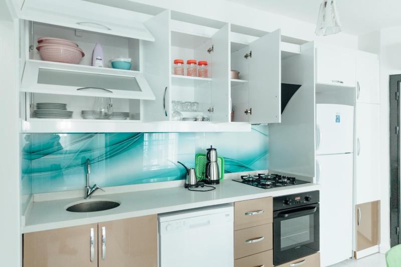 One-Bedroom Apartment image 1
