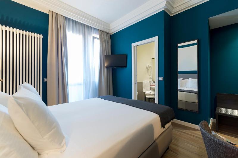 Double Room image 2