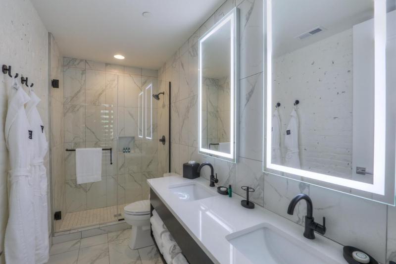 Royal Suite image 3
