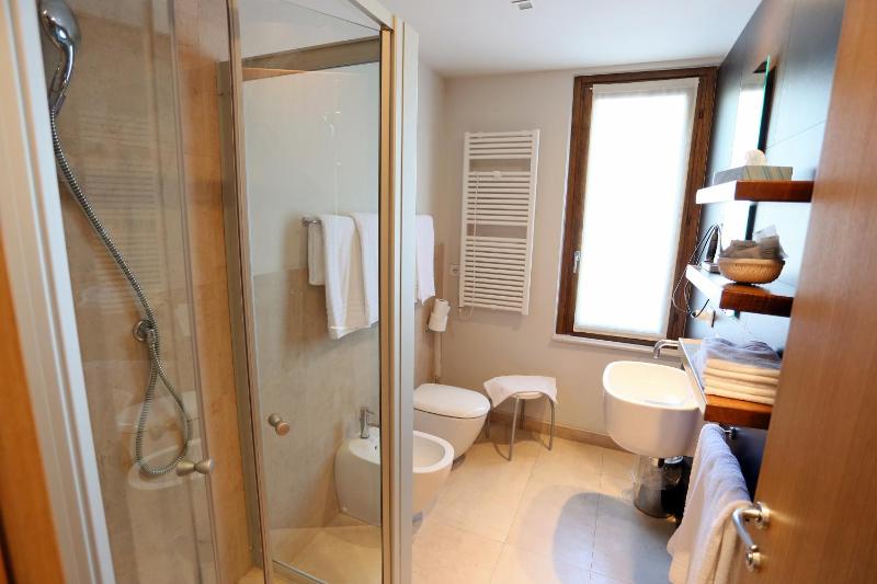 Superior Double Room image 4