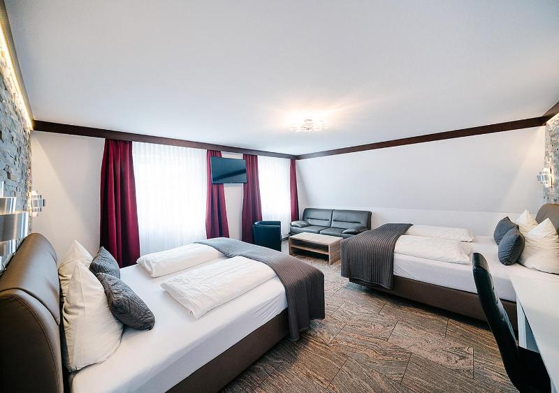 Superior Quadruple Room (Annex) image 4