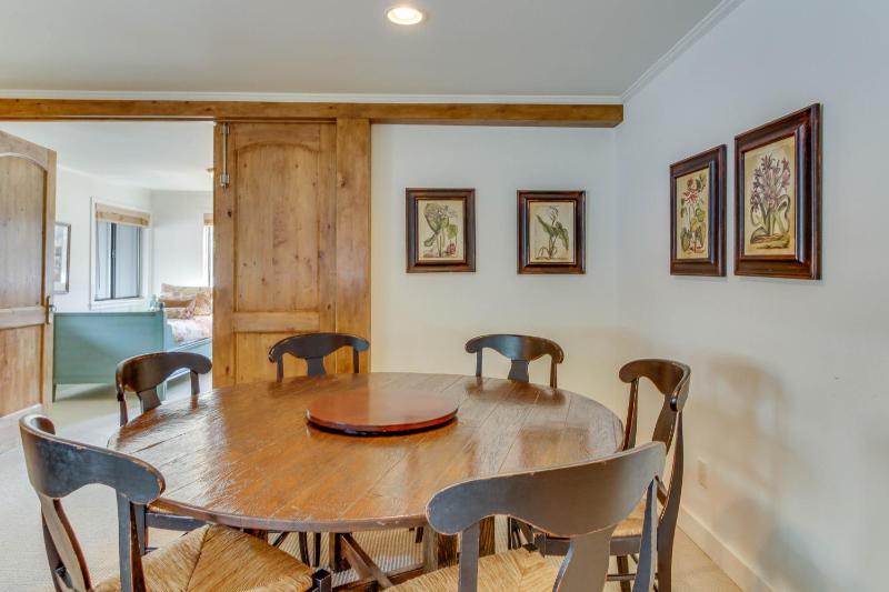 Three Bedroom Apartment image 2
