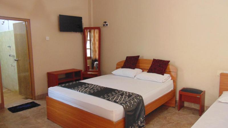 Queen Room with Garden View image 1