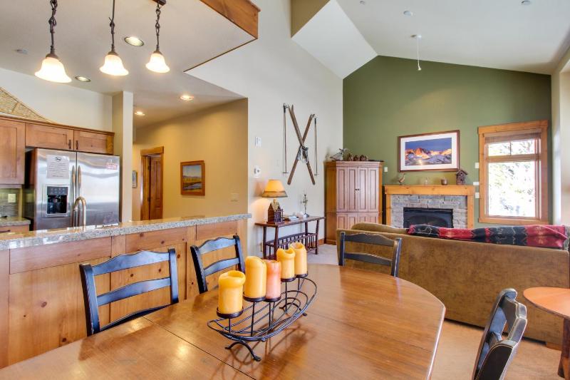 Three Bedroom Apartment image 1