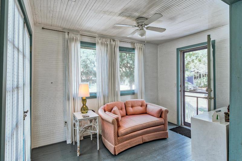 one bedroom house image 1