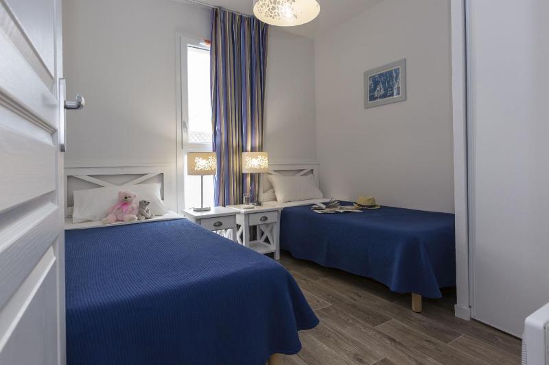 Apartment (6 Adults) image 3