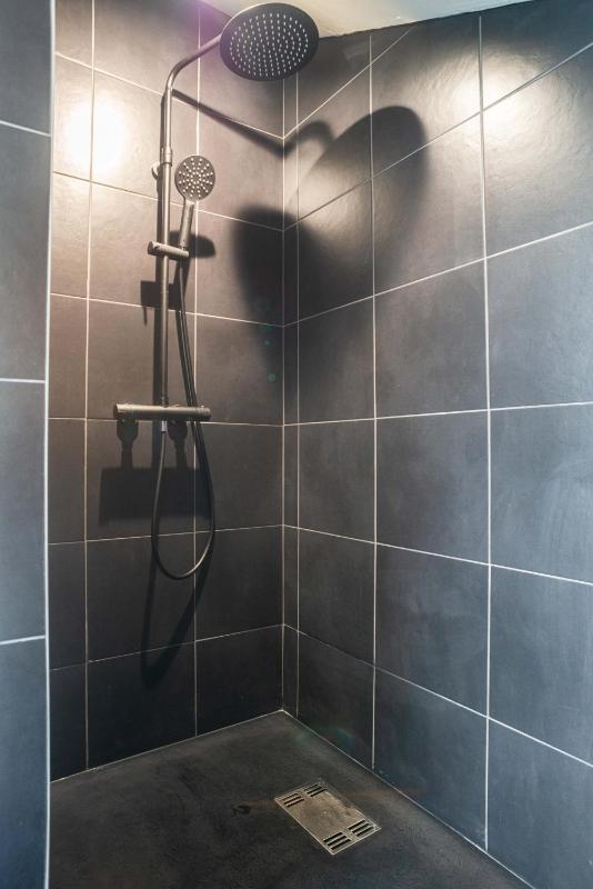 One-Bedroom Apartment image 2