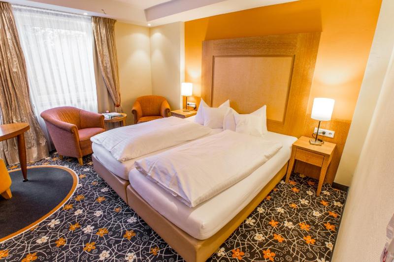 Standard Double Room image 1