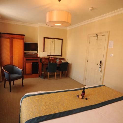 Executive Double or Twin Room image 2
