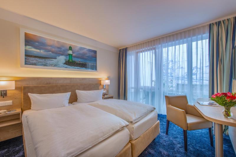 Double Room with Terrace image 3