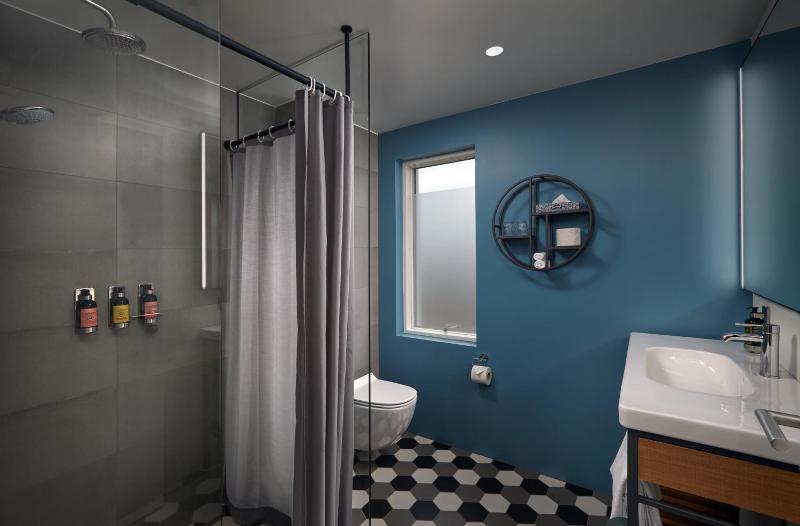 Superior King Room image 2