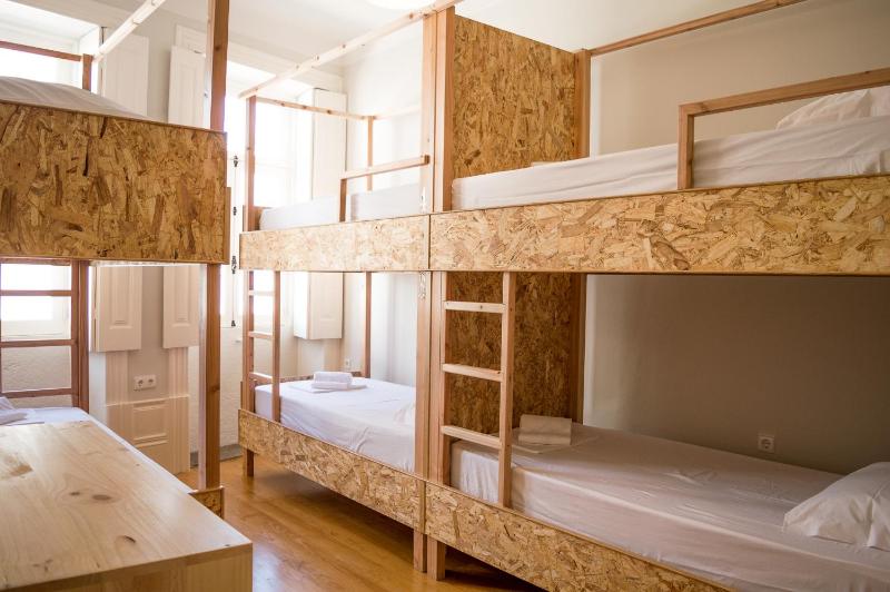Queen's Garden Hostel - image 33