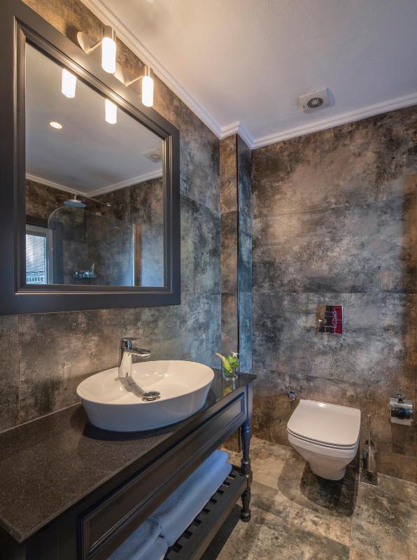 Superior Double Room with Sea View image 2