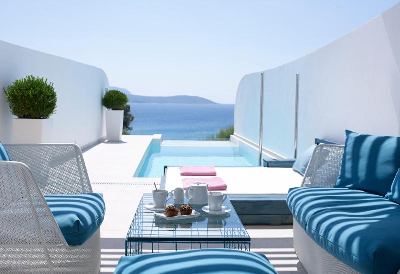 Suite Sea Front with Private Pool image 4