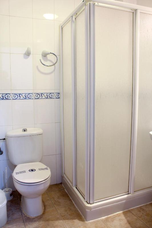Single Room with Private Bathroom image 3
