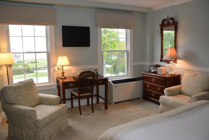 King Room - Ocean View image 4