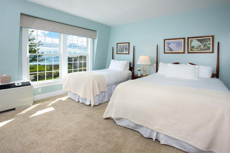 Queen Room with Sea View image 4