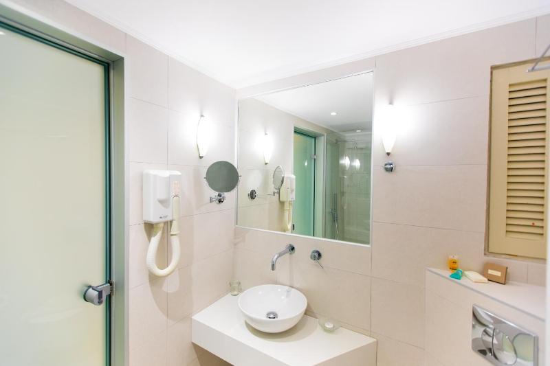 Single Room image 3