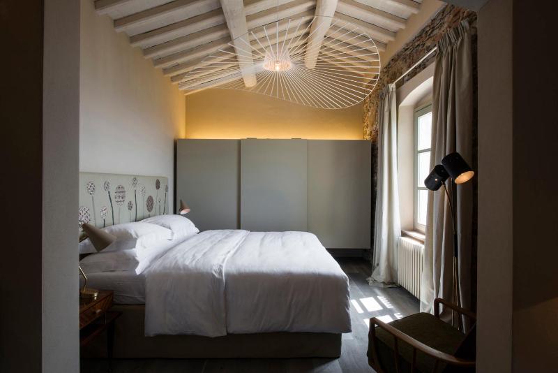 Double Room image 3