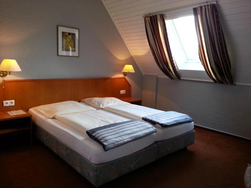 Double Room image 2