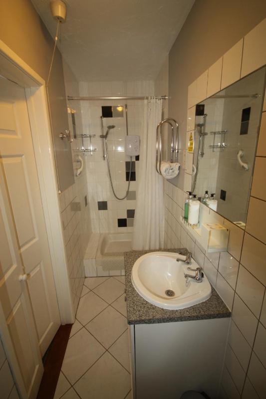 Deluxe Double Room with Shower image 2