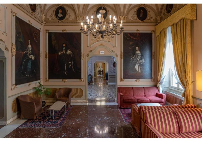 PHI Hotel Canalgrande - image 1