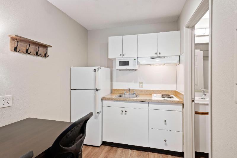 Studio with Two Double Beds - Non-Smoking image 2