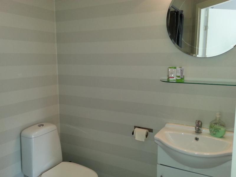 Triple Room with Private Bathroom image 3