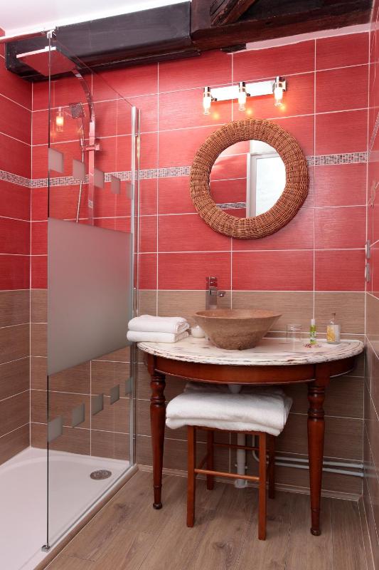 Comfort Room image 4