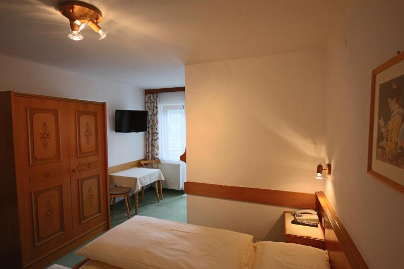 Double Room for Single Use image 2