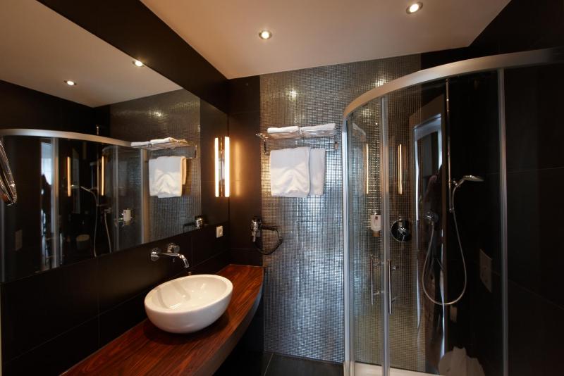 Double Room image 3