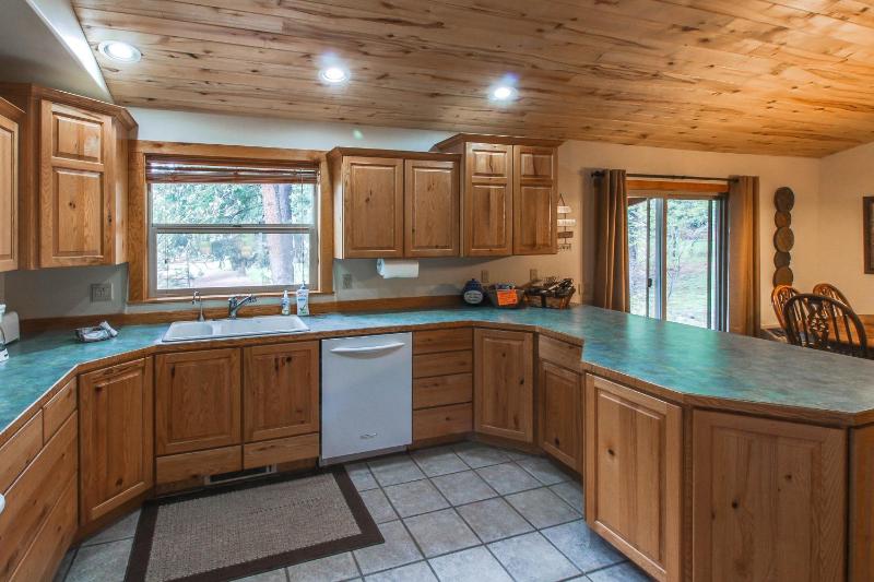 Three Bedroom House image 2