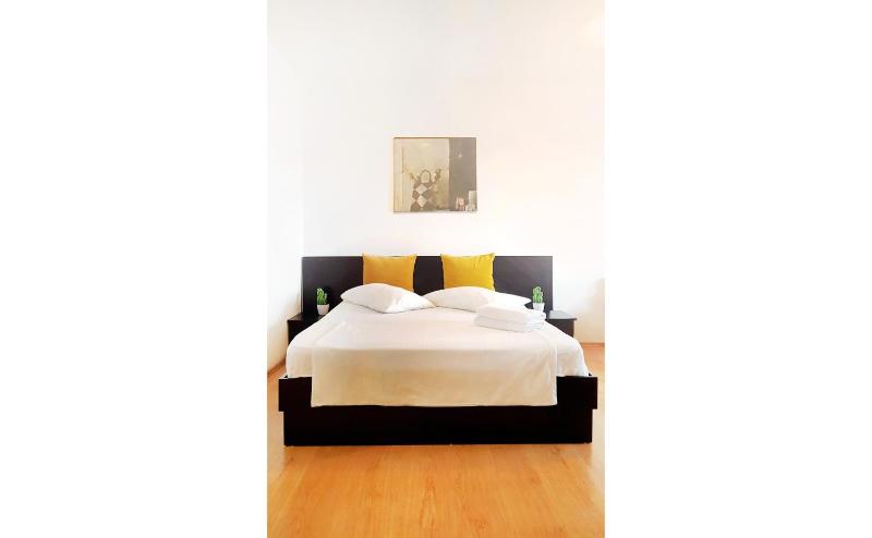 Studio Apartment image 3