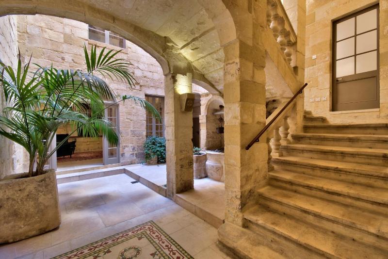 Palazzo Rose of Rhodes by Vallettastay - image 3