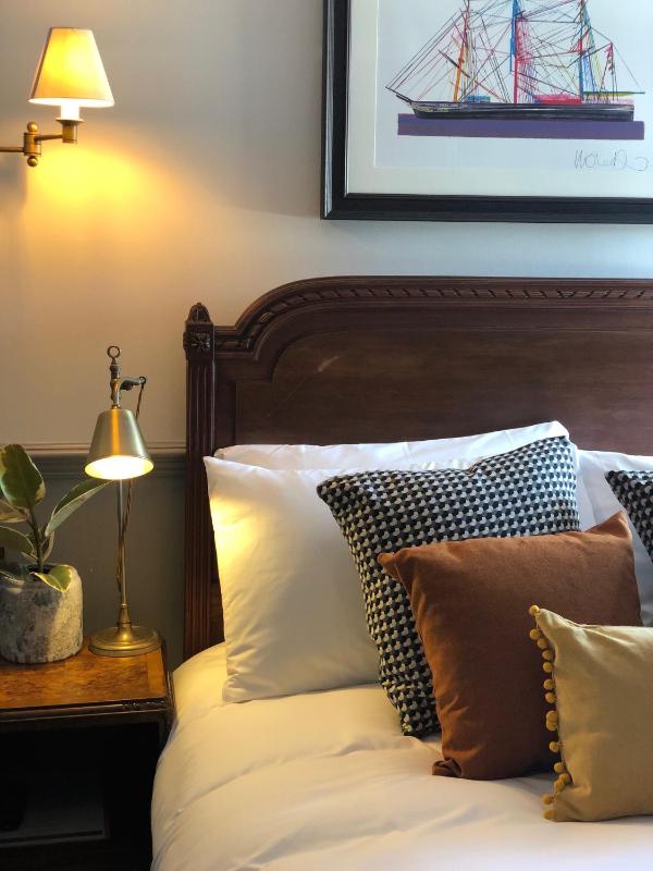 Superior King Room image 1
