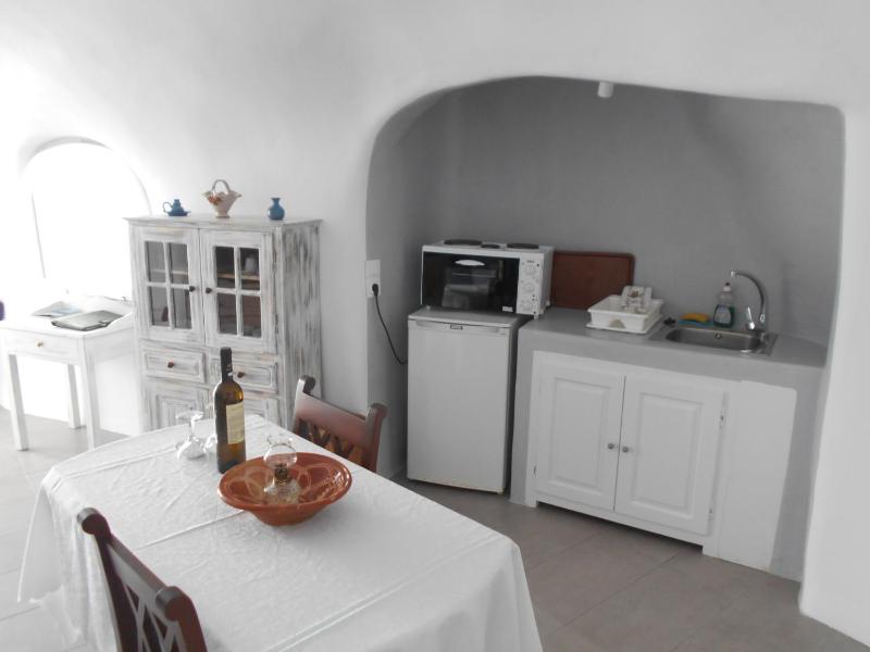 Cave House with Hot Tub and Caldera View image 3