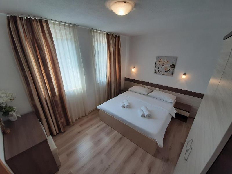 Double Room image 1