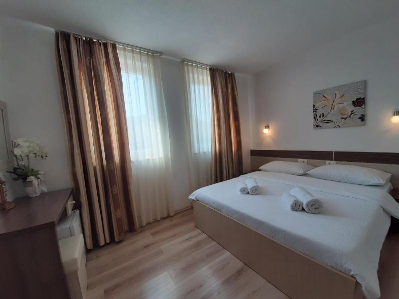 Double Room image 4