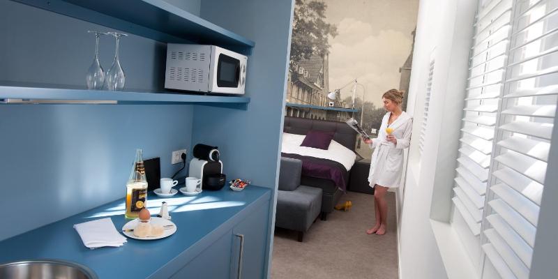 One-Bedroom Apartment image 3