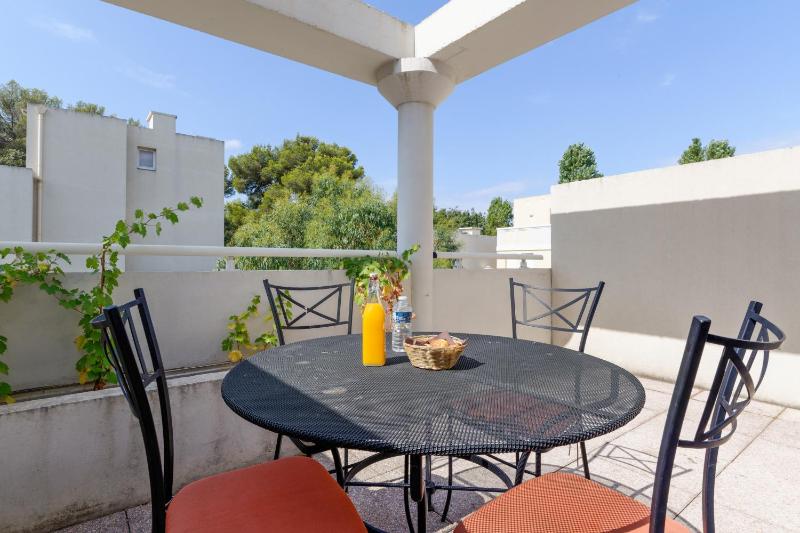 Comfort Aparthotel Six-Fours - image 5