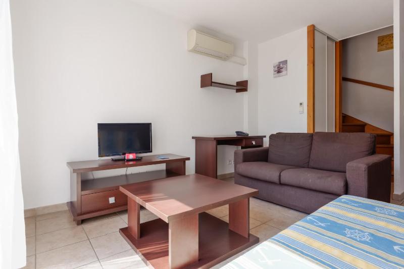 Comfort Aparthotel Six-Fours - image 17