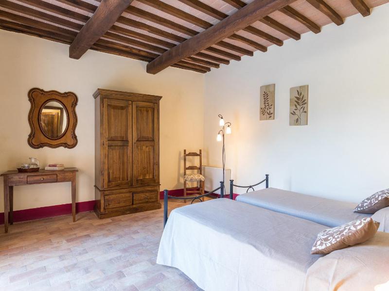 Two-Bedroom Apartment with Private Entrance image 3