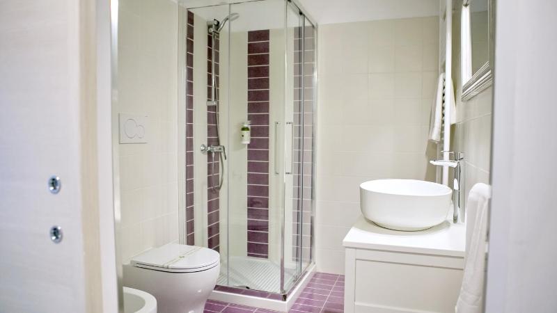 Double Room with Balcony image 3
