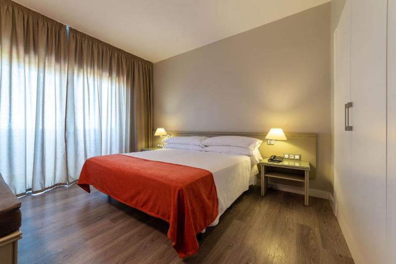 Twin Room image 1